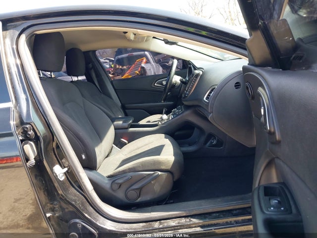 Chrysler 200 Limited 2015 1C3CCCAB6FN598486 Image 5