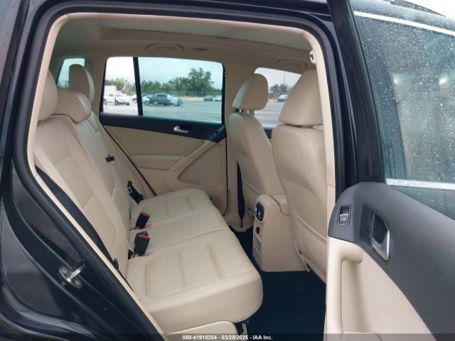 WVGAV7AX5FW523395 Volkswagen Tiguan Sel
