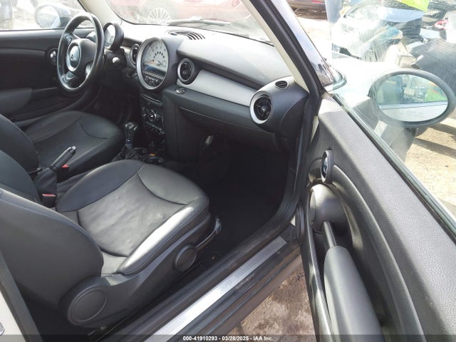 2012 MINI COOPER WMWSU3C5XCT259021 Photo 4