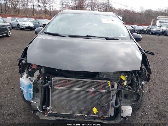 Toyota Prius V Three 2015 JTDZN3EU0FJ031208 Image 12