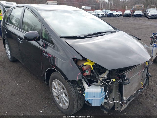 Toyota Prius V Three 2015 JTDZN3EU0FJ031208 Image 17
