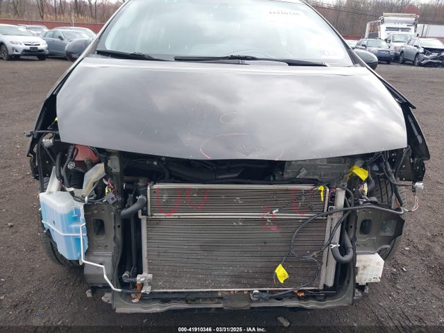 Toyota Prius V Three 2015 JTDZN3EU0FJ031208 Image 18
