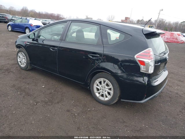 Toyota Prius V Three 2015 JTDZN3EU0FJ031208 Image 3