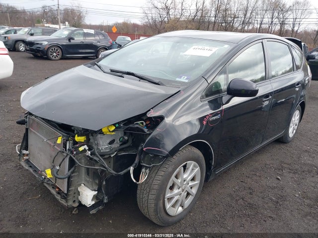 Toyota Prius V Three 2015 JTDZN3EU0FJ031208 Image 6