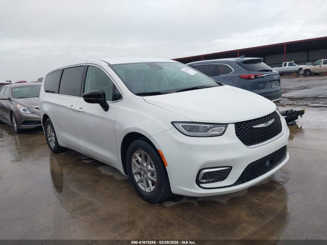 Chrysler Pacifica Touring L 2024 2C4RC1BG5RR149022 Image 13