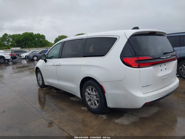 Chrysler Pacifica Touring L 2024 2C4RC1BG5RR149022 Image 14
