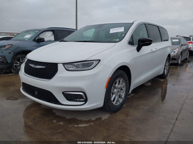 Chrysler Pacifica Touring L 2024 2C4RC1BG5RR149022 Image 2