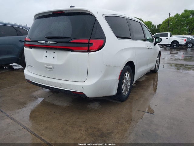 Chrysler Pacifica Touring L 2024 2C4RC1BG5RR149022 Image 4