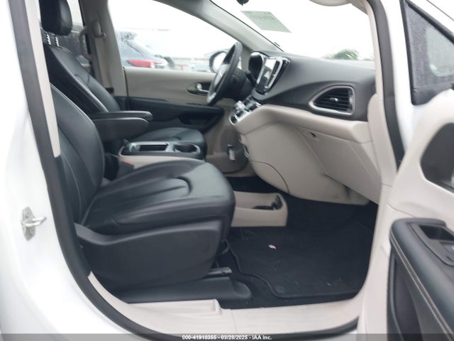 Chrysler Pacifica Touring L 2024 2C4RC1BG5RR149022 Image 5