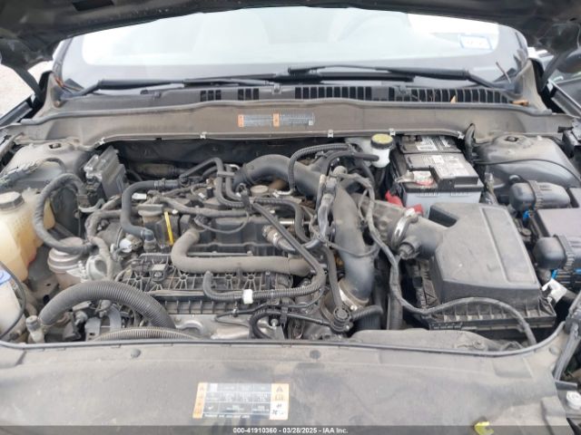 3FA6P0HD2KR148270 Ford FUSION SE