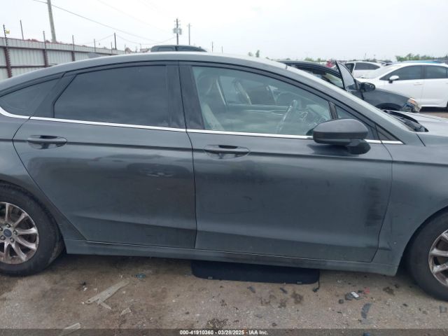 3FA6P0HD2KR148270 Ford FUSION SE