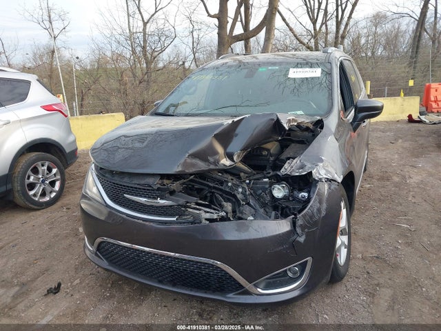 Chrysler Pacifica 35th Anniversary Touring L Plus 2020 2C4RC1EG0LR110048 Image 6
