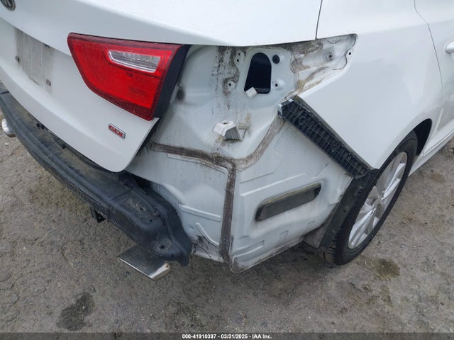 5XXGM4A73FG443157 KIA Optima Lx