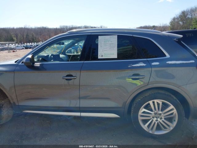 WA1CNAFY7J2023518 Audi Q5 2.0t Premium/2.0t Tech Premium