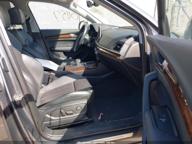 WA1CNAFY7J2023518 Audi Q5 2.0t Premium/2.0t Tech Premium