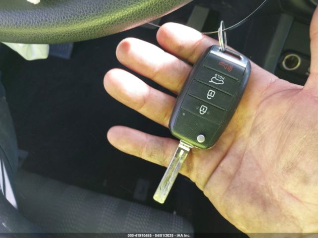 KNDPM3AC7H7166208 KIA Sportage Lx