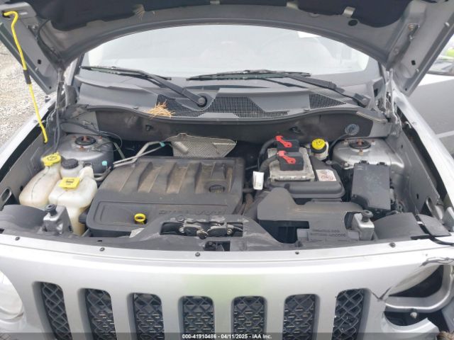 1C4NJRBB6GD756036 Jeep Patriot Sport
