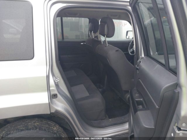 1C4NJRBB6GD756036 Jeep Patriot Sport