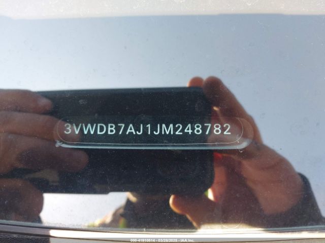 3VWDB7AJ1JM248782 Volkswagen Jetta 1.4t Se/1.4t Wolfsburg Edition