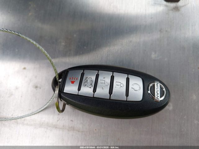 5N1AT2MT8JC833777 Nissan Rogue Sl