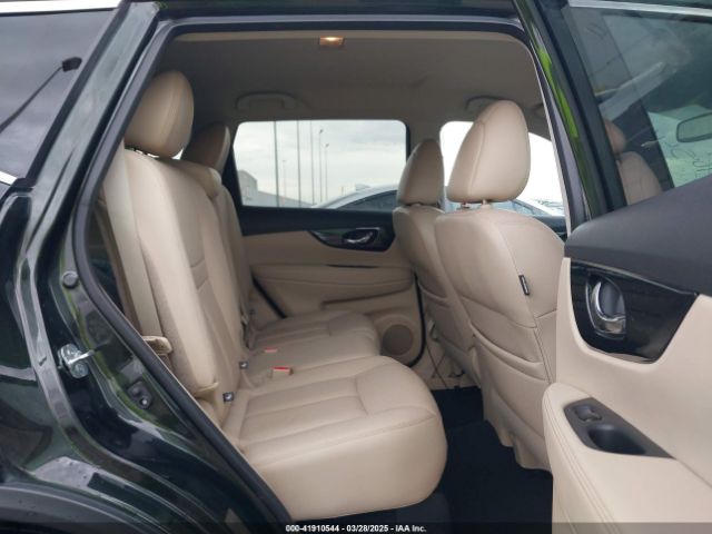 5N1AT2MT8JC833777 Nissan Rogue Sl
