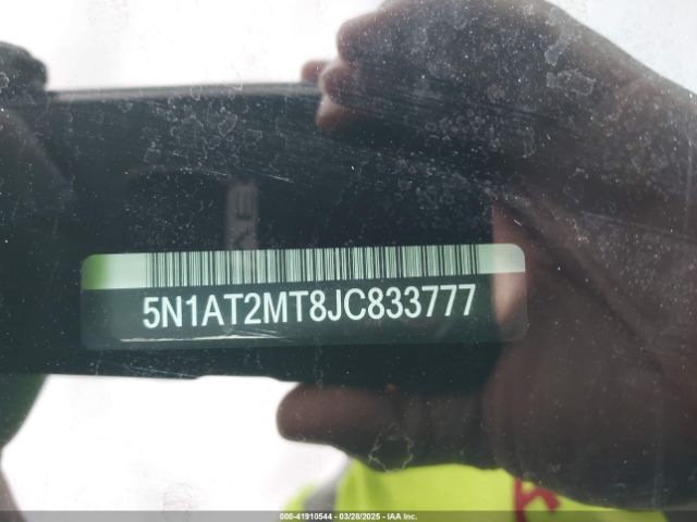 5N1AT2MT8JC833777 Nissan Rogue Sl