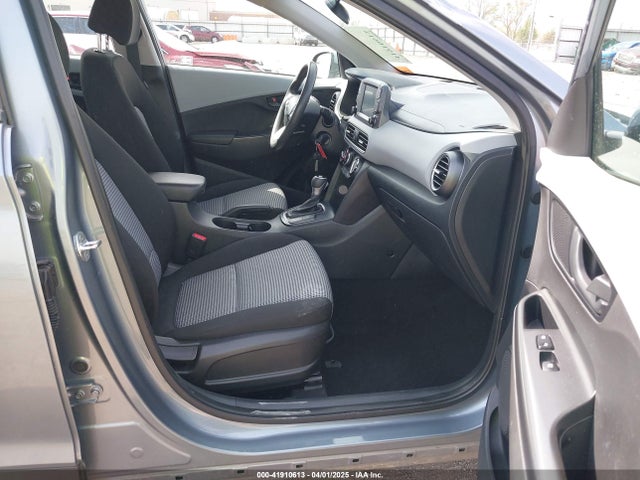 KM8K12AAXMU600057 Hyundai Kona Se