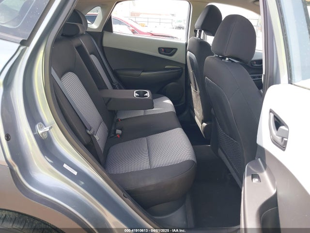 KM8K12AAXMU600057 Hyundai Kona Se