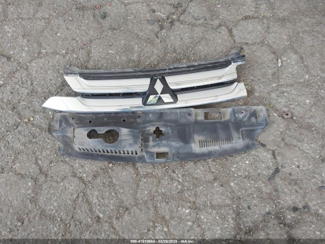 JA4AD3A38GZ014263 Mitsubishi Outlander Se