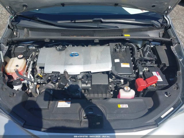 JTDKARFU5J3057086 Toyota Prius Three