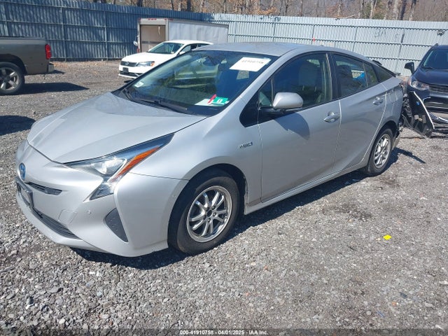 JTDKARFU5J3057086 Toyota Prius Three