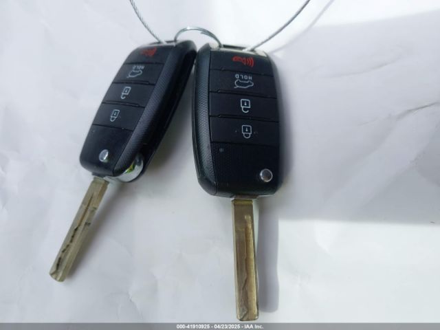 5XYPG4A38LG656763 KIA Sorento 2.4l L