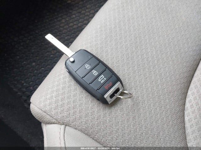 5XXGT4L39GG039603 KIA Optima Lx