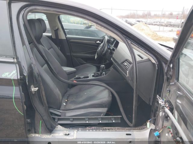 3VWE57BU1KM245385 Volkswagen Jetta 1.4t Sel