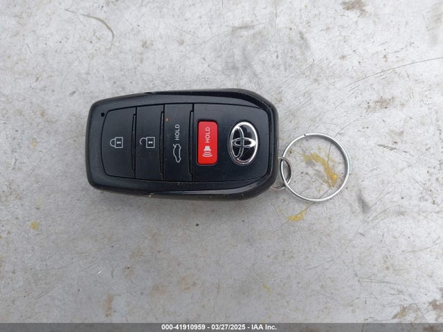 5YFB4MDE3RP218057 Toyota COROLLA LE