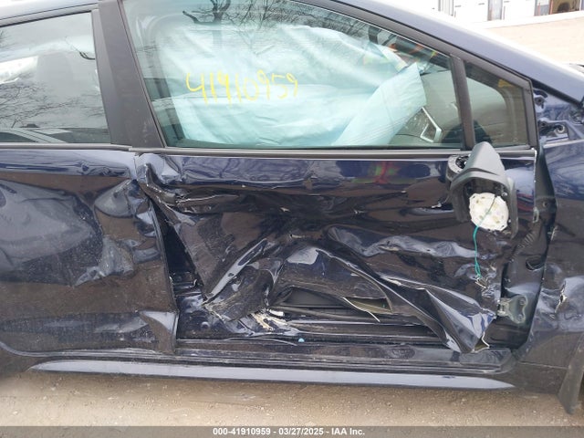 5YFB4MDE3RP218057 Toyota COROLLA LE