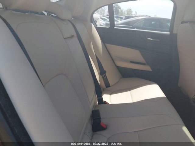 SAJAD4FX5JCP22618 Jaguar Xe 25t Premium