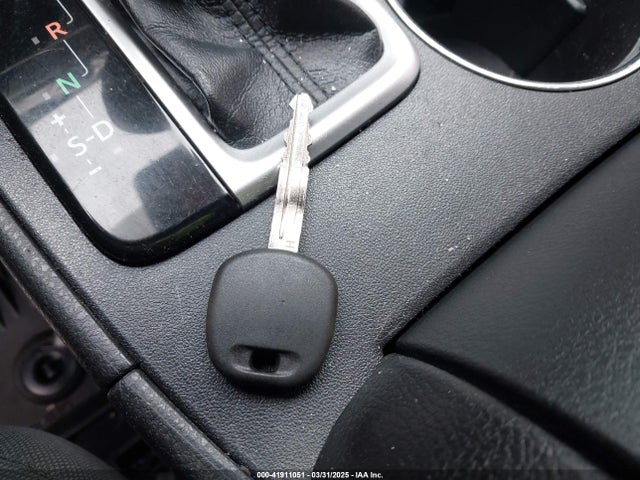 5TDBZRFH3KS960526 Toyota Highlander Le