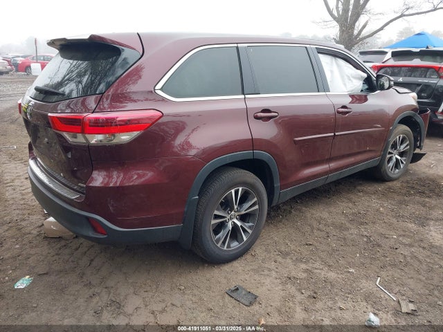 5TDBZRFH3KS960526 Toyota Highlander Le
