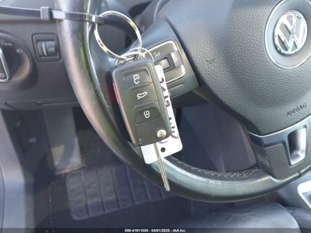 WVGUV7AXXHK030495 Volkswagen Tiguan 2.0t Sport