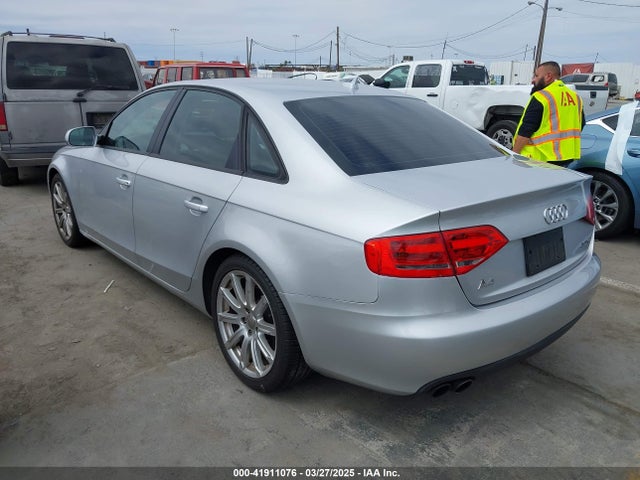 2011 AUDI A4 WAUAFAFLXBN050479 Photo 2