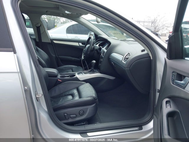 2011 AUDI A4 WAUAFAFLXBN050479 Photo 4