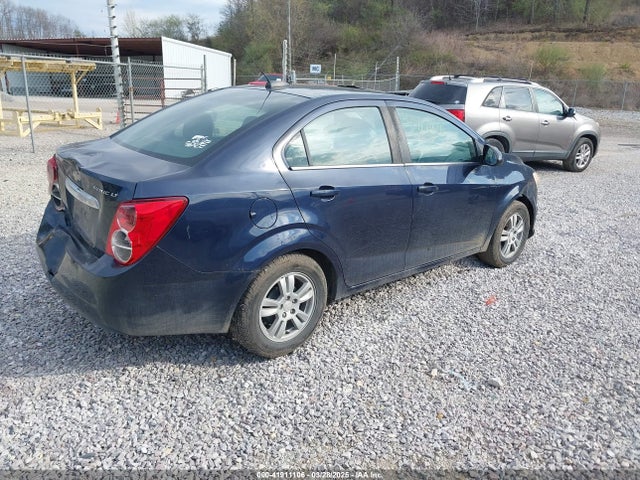 1G1JC5SH2F4114880 Chevrolet Sonic Lt Auto