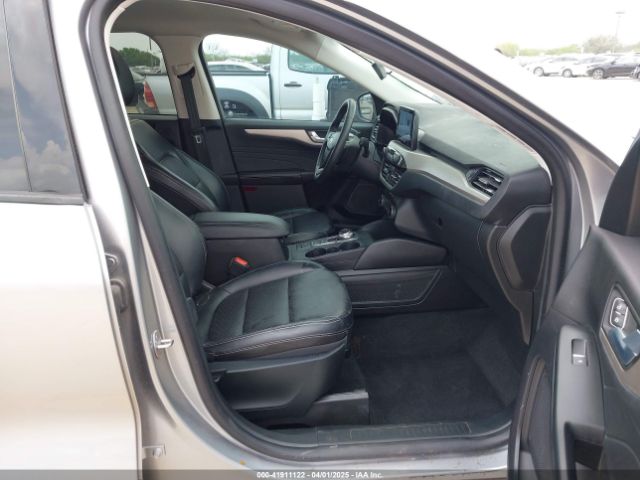 1FMCU0H64NUA09189 Ford ESCAPE SEL