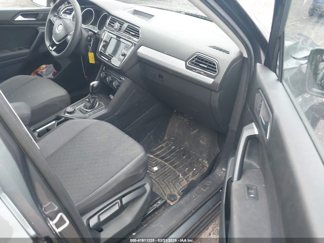3VV0B7AX1KM046808 Volkswagen Tiguan 2.0t S