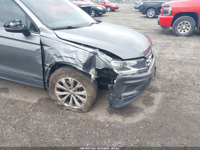 3VV0B7AX1KM046808 Volkswagen Tiguan 2.0t S