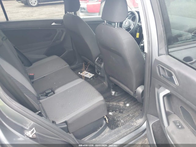 3VV0B7AX1KM046808 Volkswagen Tiguan 2.0t S