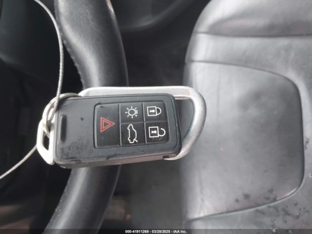 2017 VOLVO XC60 YV440MDU4H2156934 Photo 10