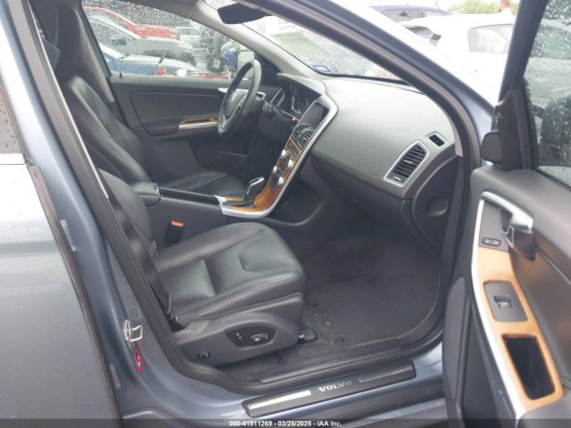 2017 VOLVO XC60 YV440MDU4H2156934 Photo 4