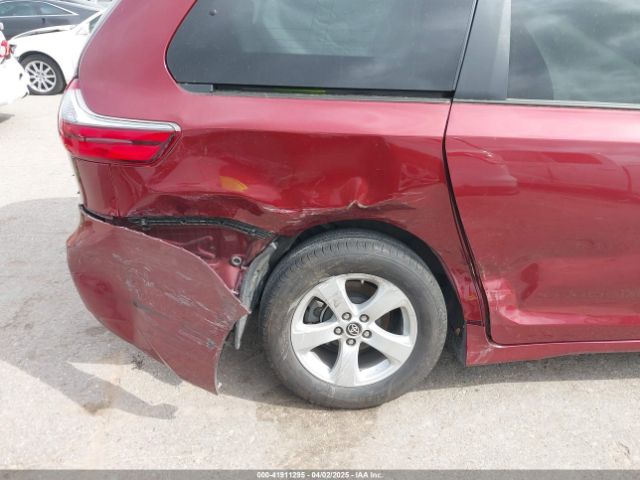 5TDKZ3DC6LS074531 Toyota SIENNA LE